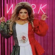 ¿Será multada? Concursante de RuPaul's Drag Race usa la bandera de México en su vestuario