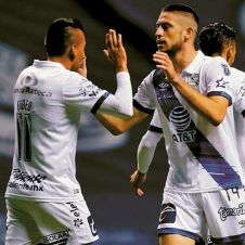Bromea. El delantero del Puebla tuiteó y rompe las redes sociales.