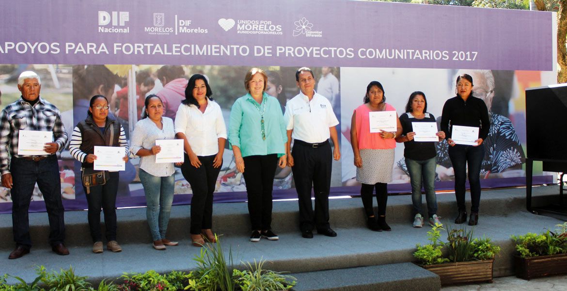 DIF Morelos entrega recursos para desarrollo comunitario