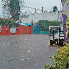 Se inundan en Apolo XI de Cuernavaca