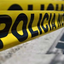 Arde grúa y camioneta en estacionamiento de Cuernavaca