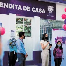 Inaugura Natalia Rezende tiendita en el CAISA