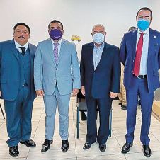 En el Congreso. El fiscal Uriel Carmona, el diputado Alfonso Sotelo, el comisionado José Antonio Ortiz y el secretario Pablo Ojeda.