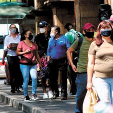 Llaman a población a no relajar protección