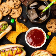 El consumo de productos ultraprocesados se asocia con cuadros de depresión y ansiedad, según expertos