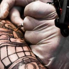 ¿Sabes que significan tus tatuajes? Aquí te decimos su simbolismo más profundo. 