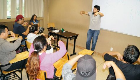 Capacitan en lengua de señas a docentes y alumnos en UTSEM