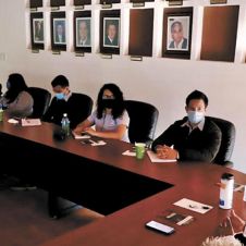 Reunión. Autoridades y empresarios de Cuernavaca.