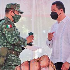 Entregan la Presea “Puño y Fuerza”, que nació tras el sismo del 19S de 2017