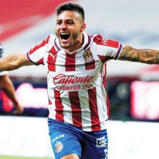 Chivas remonta a Monterrey; busca liguilla