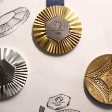 Llevarán un fragmento de la Torre Eiffel original las medallas de París 2024