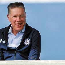 pelaez-cruz-azul.jpg