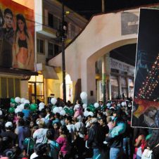 la-comadre-encendido-arbolito.jpg