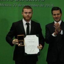 ‘Canelo’ Álvarez recibe el Premio Nacional de Deportes 2018.jpg