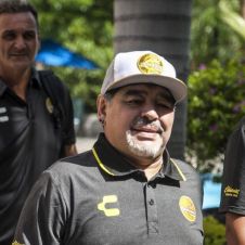 maradona-dorados-241118.jpg