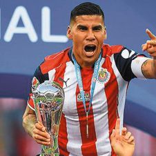 Salcedo-Chivas-torneo-241118.jpg