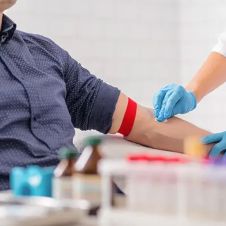 ​​​​​​​Análisis de sangre pueden detectar el riesgo de demencia hasta 10 años antes 