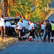 Mueren 4 en volcadura en la Cuernavaca-Acapulco; regresaban del puerto