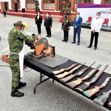 8-Destruccion-Armas.jpg