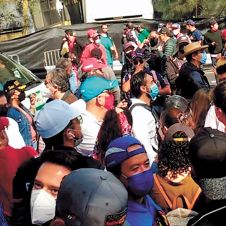Impiden a ‘fans’ ver prácticas