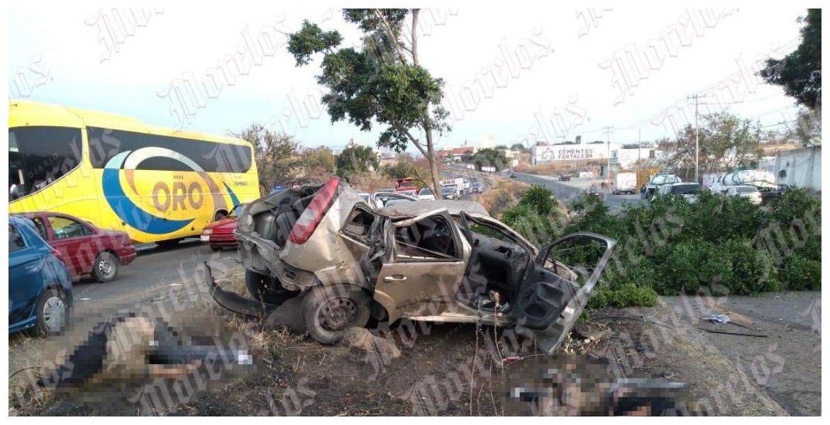 Un muerto y 4 heridos en impresionante choque en Cuautla