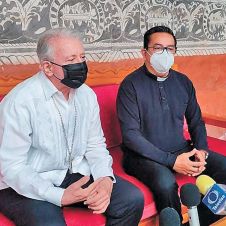 obispo-Ramon-Castro-131121.jpg