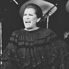 Google rinde homenaje a Lola Beltrán cantante de música ranchera
