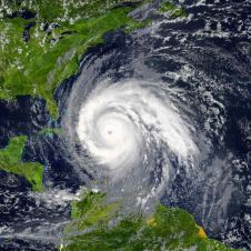 huracan-acercandose-a-estados-unidos_0.jpg