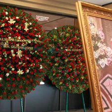 Envia "El Mayo" envía corona de flores al funeral de "La Gilbertona"
