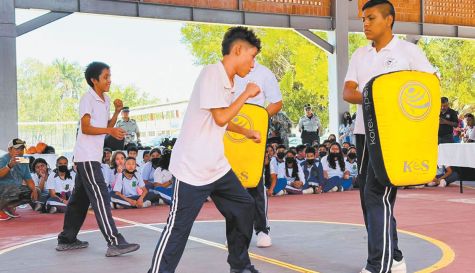 Asisten a la Feria de Prevención del Delito