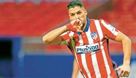 Es el hombre gol: luis suárez llegó a 16 en 20 juegos